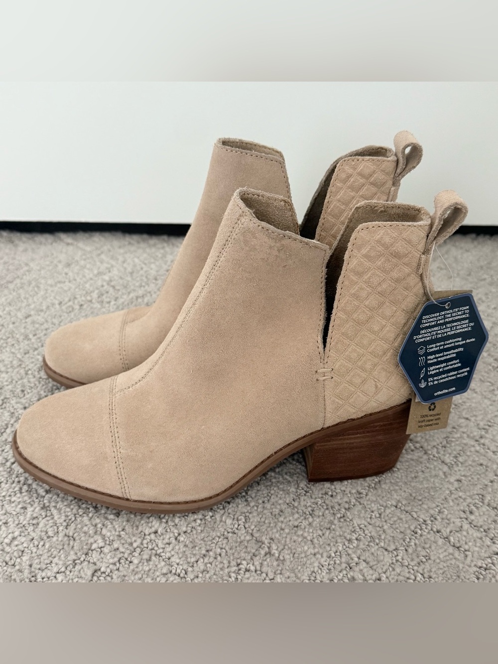 Toms Everly Cutout Boot In Oatmeal Suede Ankle Bootie Women’s Size 6.5M New